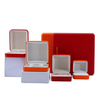 Boîte de rangement de bijoux en cuir en PU convexe élégant multicolore pour emballage de luxe