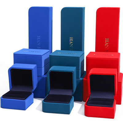 Boîte de rangement de bijoux en faux cuir en forme d'arc de diamant