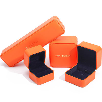 Emballage à chaud en faux en cuir lisse en joaillerie