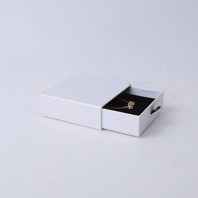 Fabrication en gros Eco-friendly cadeau de haute qualité Box de bijoux personnalisé Custom Ring Collier Boucle d'oreille Bracelet Emballage Draguer de papier carton blanc Box de bijoux avec logo