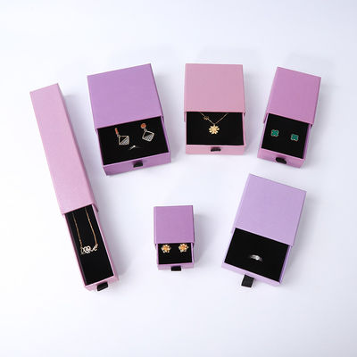 Fabrication en gros Eco-friendly cadeau de haute qualité Box de bijoux personnalisé personnalisé anneau collier boucle d'oreille Bracelet Emballage Carton papier violet tiroir Box de bijoux avec logo
