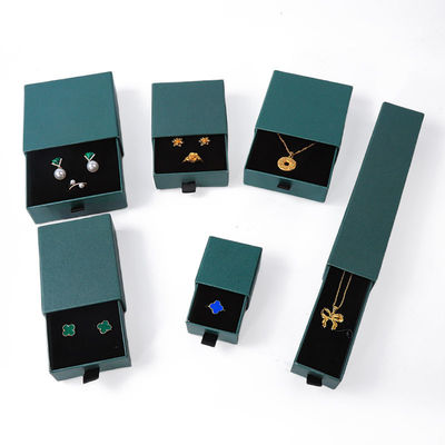 Fabrication en gros Eco-friendly cadeau de haute qualité Box de bijoux personnalisé Custom Ring Collier Boucle d'oreille Bracelet Emballage carton vert Paper Drawer Box de bijoux avec logo