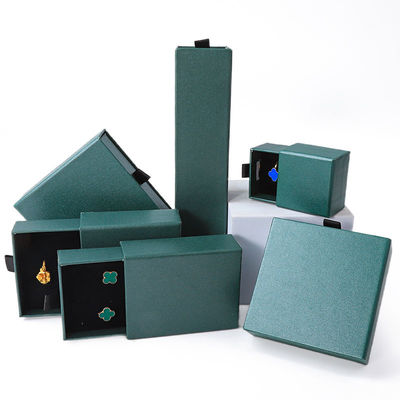 Fabrication en gros Eco-friendly cadeau de haute qualité Box de bijoux personnalisé Custom Ring Collier Boucle d'oreille Bracelet Emballage carton vert Paper Drawer Box de bijoux avec logo