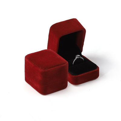 acheter Vente en gros de bijoux de luxe sur mesure Boîte à double anneau Logo personnalisé Joaillerie de velours rouge Boîte d'emballage d'engagement online manufacture