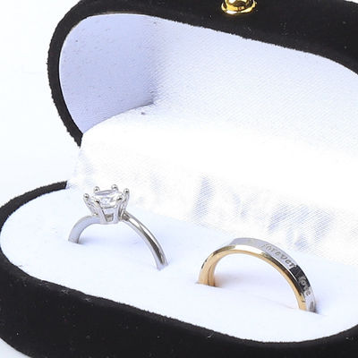 Jeux personnalisés en velours noir emballage de bijoux mariage fiançailles double bague
