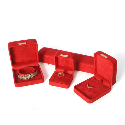 Fabrication en gros Luxe Jeux de bijoux Boîte personnalisée Coffret personnalisé haut de gamme Collier Bracelet Boucles d'oreilles Ensemble de bijoux d'anneau Emballage Coffret de bijoux rouge velours avec logo