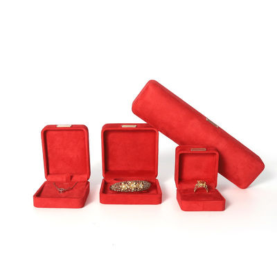 Fabrication en gros Luxe Jeux de bijoux Boîte personnalisée Coffret personnalisé haut de gamme Collier Bracelet Boucles d'oreilles Ensemble de bijoux d'anneau Emballage Coffret de bijoux rouge velours avec logo