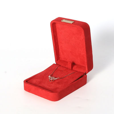 Fabrication en gros Luxe Jeux de bijoux Boîte personnalisée Coffret personnalisé haut de gamme Collier Bracelet Boucles d'oreilles Ensemble de bijoux d'anneau Emballage Coffret de bijoux rouge velours avec logo