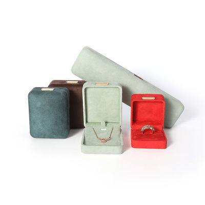 Fabrication de gros Luxe Box de bijoux personnalisé personnalisé haut de gamme Collier Bracelet Boucles d'oreilles Ensemble de bijoux d'anneau Emballage coffret de bijoux de velours fait à la main avec logo