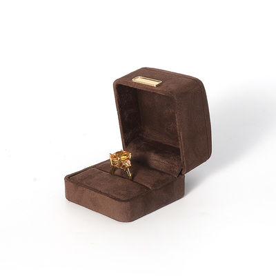 Fabrication de gros Luxe Jeux de bijoux Coffret personnalisé Coffret personnalisé haut de gamme Collier Bracelet Boucles d'oreilles Ensemble de bijoux d'anneau Emballage Coffret de bijoux marron velours avec logo