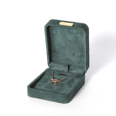 Fabrication de gros Luxe Jeux de bijoux Boîte personnalisée Coffret personnalisé haut de gamme Collier Bracelet Boucles d'oreilles Ensemble de bijoux d'anneau Emballage Velours vert foncé Boîte de bijoux avec logo