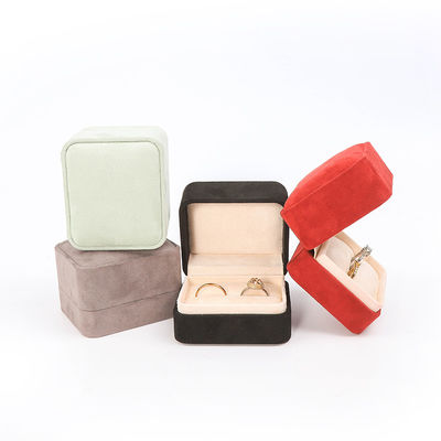Vente en gros de bijoux haut de gamme Emballage Boîte à bague Logo personnalisé Emballage de bijoux Luxe Mariage à double fiançailles Boîte à bague de velours