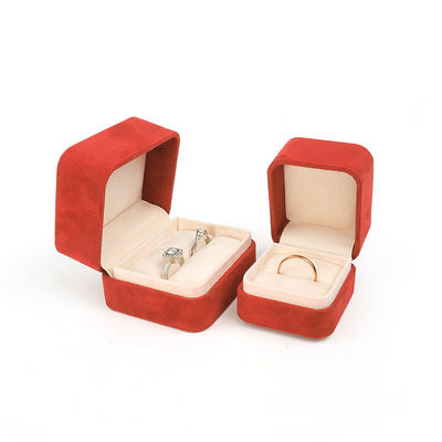 Vente en gros de bijoux Emballage de bague Boîte à bijoux personnalisée Emballage de luxe Mariage double Fiançailles Boîte à anneaux de velours rouge avec logo