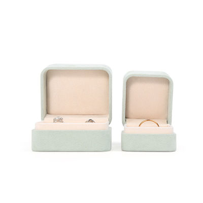 Vente en gros de bijoux Emballage Boîte à anneaux Emballage de bijoux personnalisé Luxe Double mariage Engagement Boîte à anneaux de velours vert avec logo