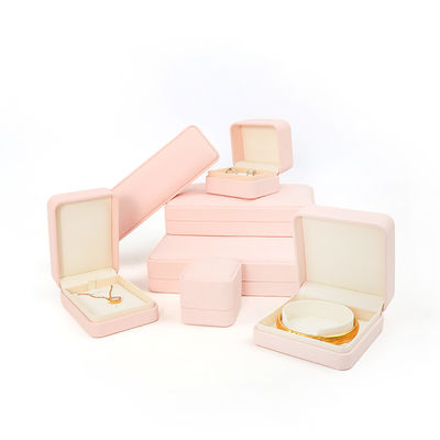 Boîte à bijoux en cuir rose personnalisable pour le stockage des anneaux