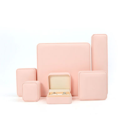 Boîte à bijoux en cuir rose personnalisable pour le stockage des anneaux