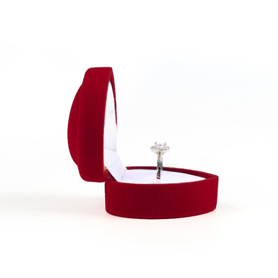 Boîte à bijoux rouge en velours en forme de cœur haut de gamme personnalisable pour la Saint-Valentin