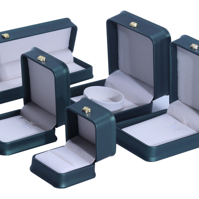 Green Crown Design Luxury PU Jewelry Box en cuir pour le bracelet Collier Ringe et vert