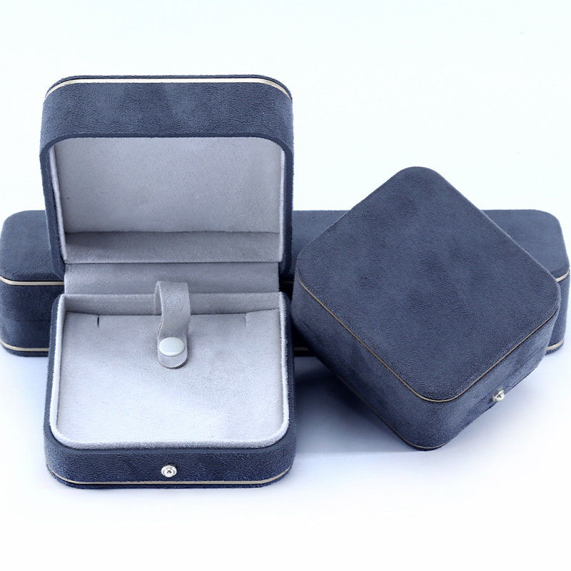 La plus récente boîte de bijoux en velours gris pour bracelet Collier Ring Logo personnalisé Hanhong 2023