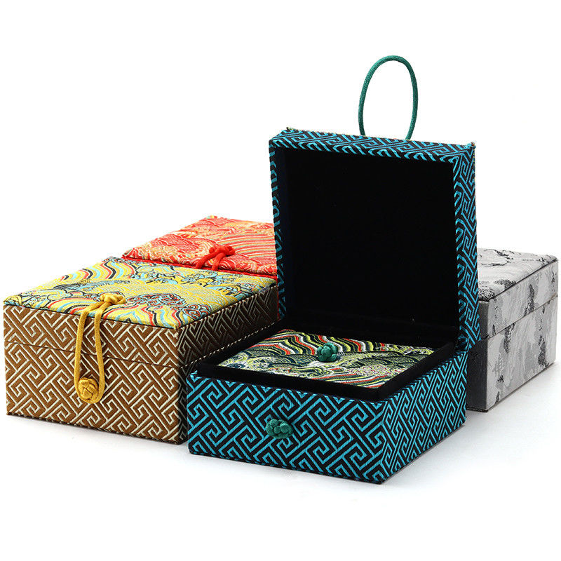 Boîte à emballage de bijoux pour bracelet style collier classique Boîte de stockage de pendentif 11*11*6,5 cm