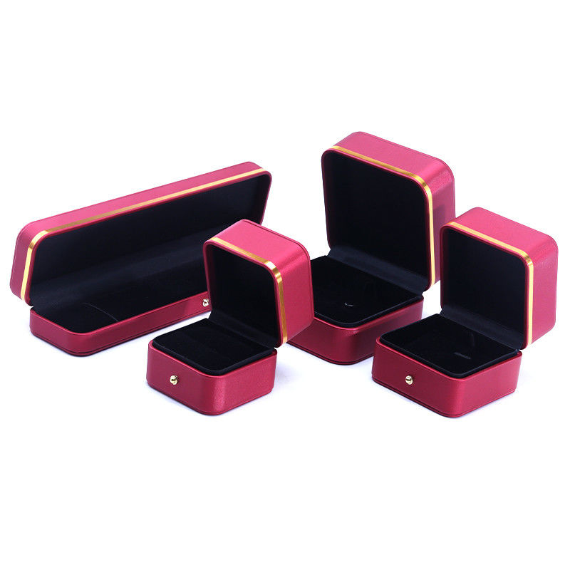 Boîte à bijoux en cuir de qualité rouge pour le dernier style de bracelet rectangulaire collier cadeau de montre
