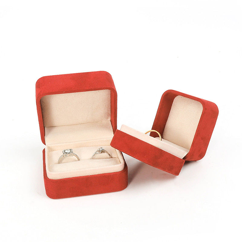 Vente en gros de bijoux Emballage de bague Boîte à bijoux personnalisée Emballage de luxe Mariage double Fiançailles Boîte à anneaux de velours rouge avec logo