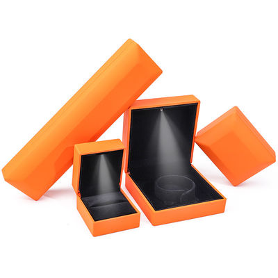 Taille personnalisée Boîte à bijoux à LED orange faite à la main pour logo personnalisé et lumière blanche