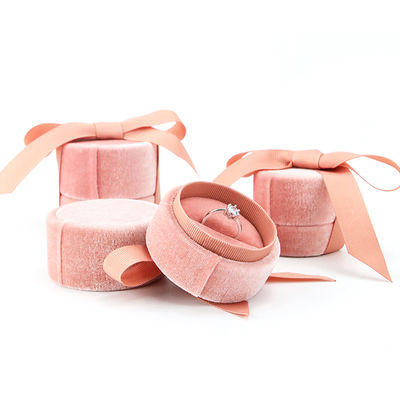 Boîte à anneau en tissu de flanelle pour emballage de bijoux 5*4,5*5cm de velours plastique