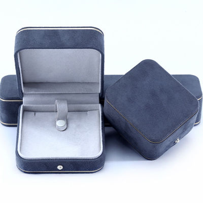 La plus récente boîte de bijoux en velours gris pour bracelet Collier Ring Logo personnalisé Hanhong 2023