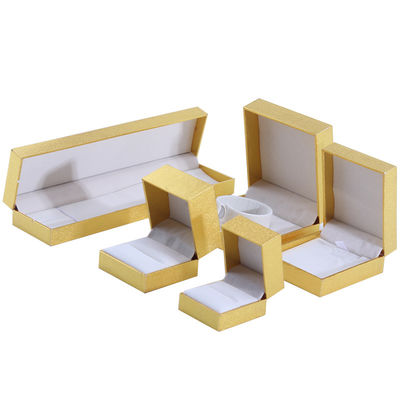 Fabrication en gros Luxe Jeux de bijoux Boîte personnalisée Coffret personnalisé haut de gamme Collier Bracelet Boucles d'oreilles Ensemble de bijoux d'anneau Emballage papier carton flip jaune Boîte à bijoux avec logo