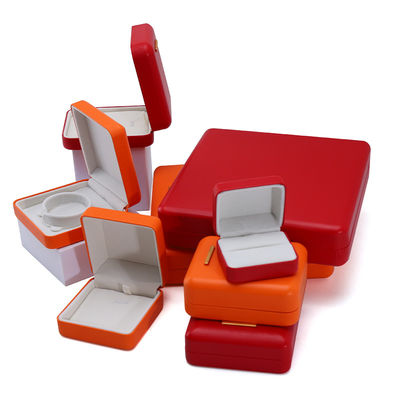 Boîte de rangement de bijoux en cuir en PU convexe élégant multicolore pour emballage de luxe