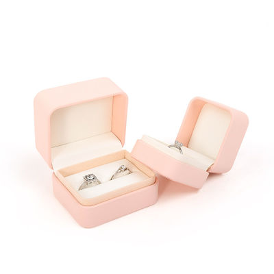 En gros bijoux Emballage Boîte d'anneau Emballage de bijoux personnalisé Luxe rose bijoux en cuir double Boîte d'anneau pour les fiançailles