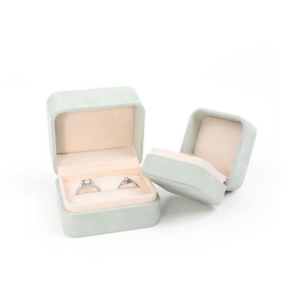 Vente en gros de bijoux Emballage Boîte à anneaux Emballage de bijoux personnalisé Luxe Double mariage Engagement Boîte à anneaux de velours vert avec logo