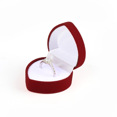 Boîte à bijoux rouge en velours en forme de cœur haut de gamme personnalisable pour la Saint-Valentin
